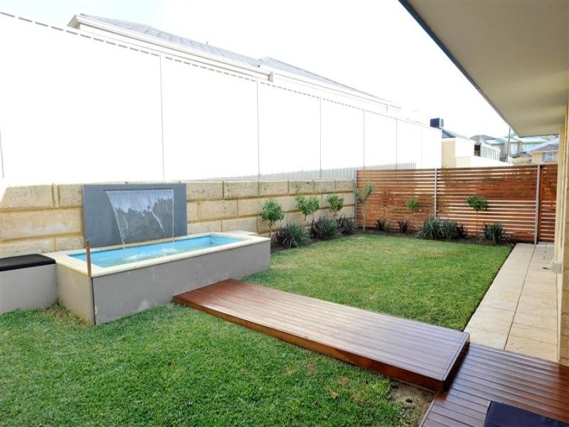 2b Challenger Place, Melville WA 6156