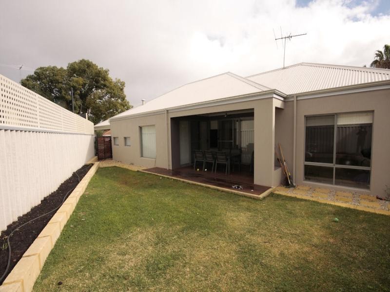 2a Hillary Street, Willagee WA 6156