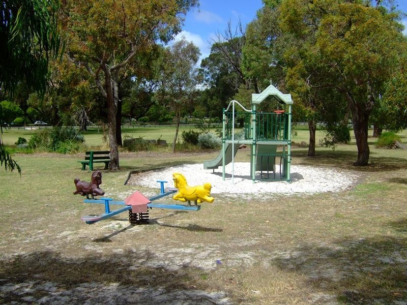 6/17 Coolidge Street, Como WA 6152