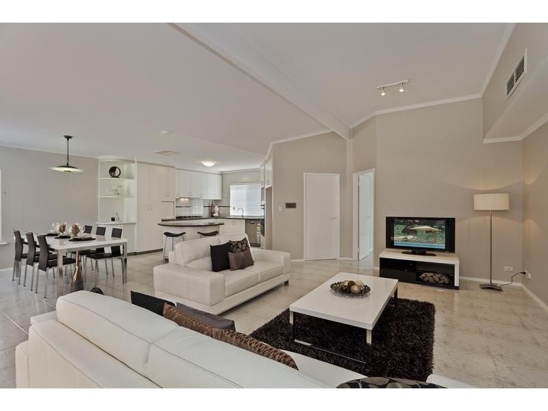 2 Ventnor Avenue, Mount Pleasant WA 6153