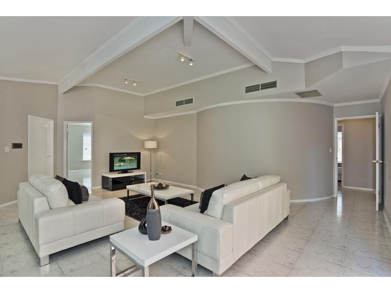 2 Ventnor Avenue, Mount Pleasant WA 6153