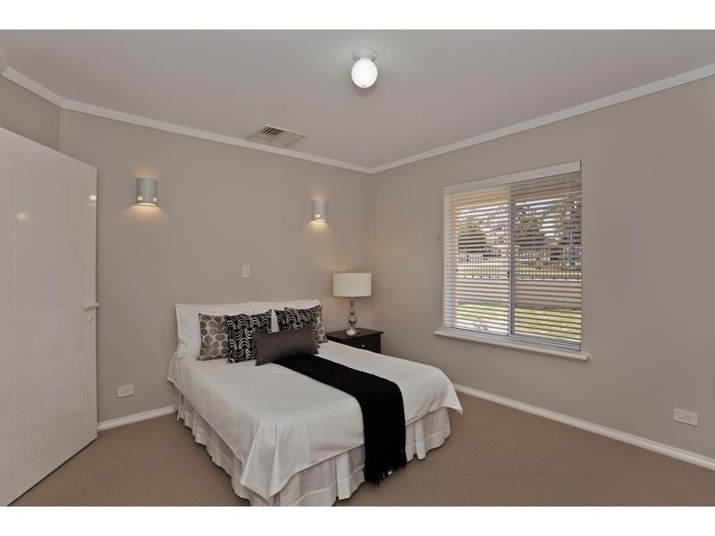 2 Ventnor Avenue, Mount Pleasant WA 6153