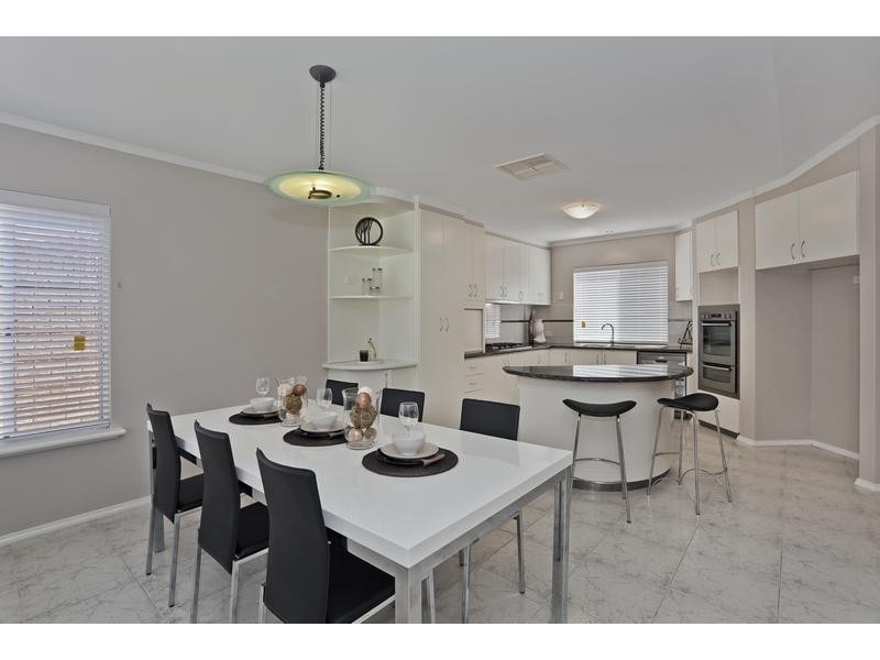 2 Ventnor Avenue, Mount Pleasant WA 6153
