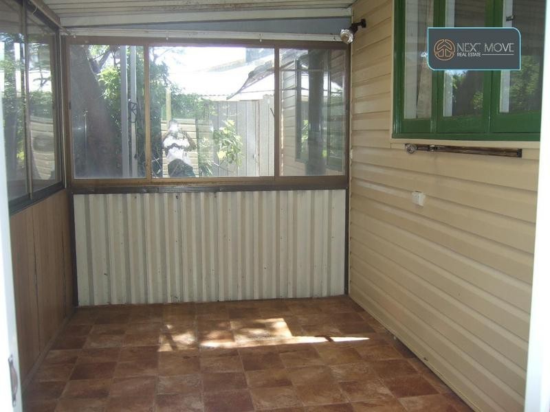 31 Worley St, Willagee WA 6156
