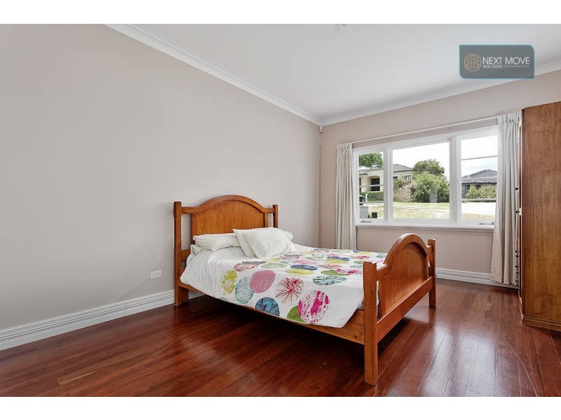 6 Bastian Place, Willagee WA 6156