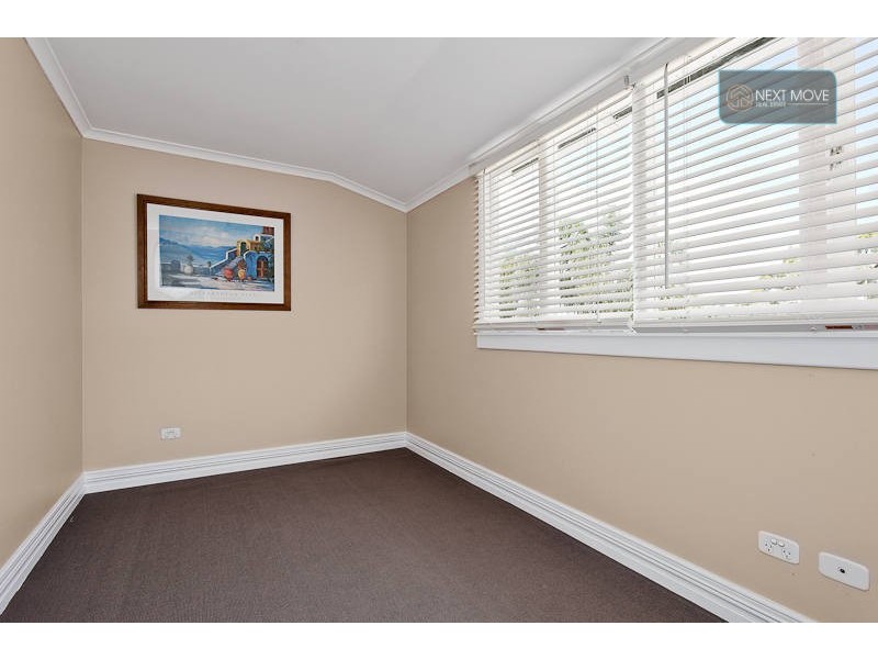 6 Bastian Place, Willagee WA 6156