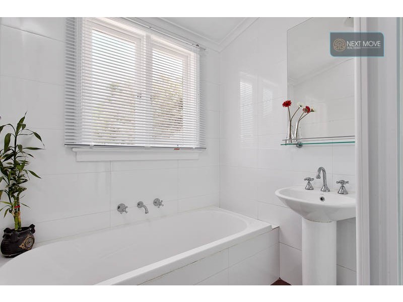 6 Bastian Place, Willagee WA 6156