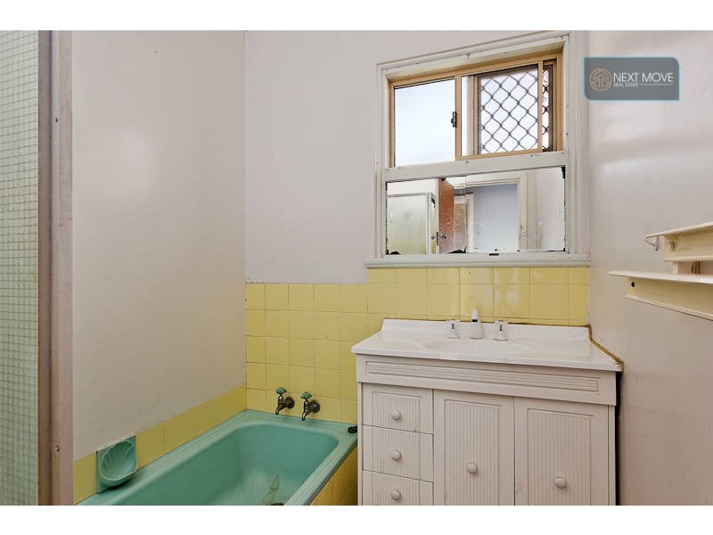 2 Chilton Street, Willagee WA 6156