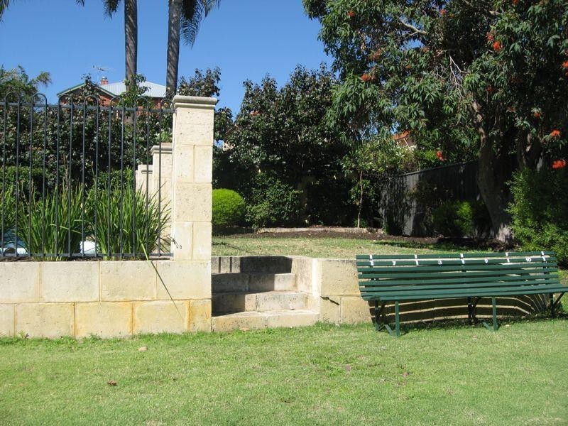 60 Gladstone Ave, South Perth WA 6151