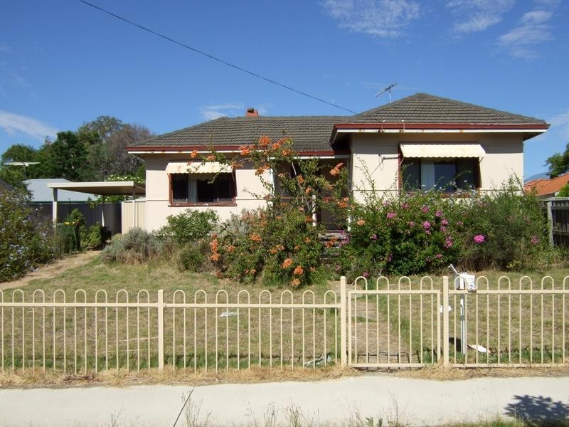 18 Butson Street, Hilton WA 6163