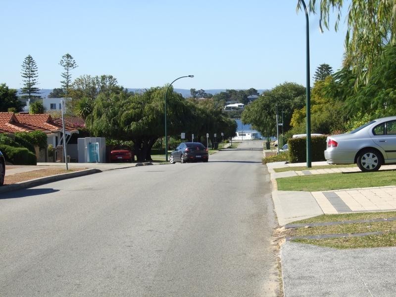 2 Helm St, Mount Pleasant WA 6153