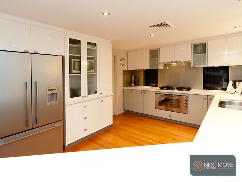 7 Hewitt Way, Booragoon WA 6154