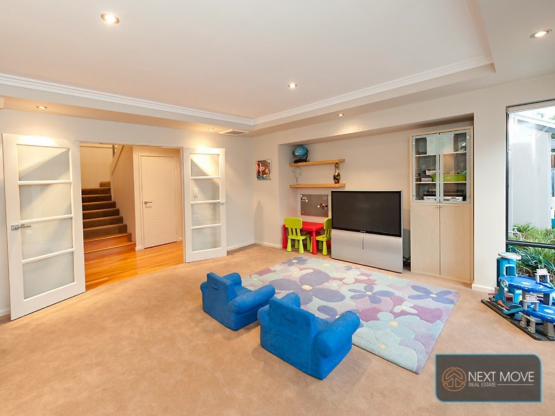 7 Hewitt Way, Booragoon WA 6154