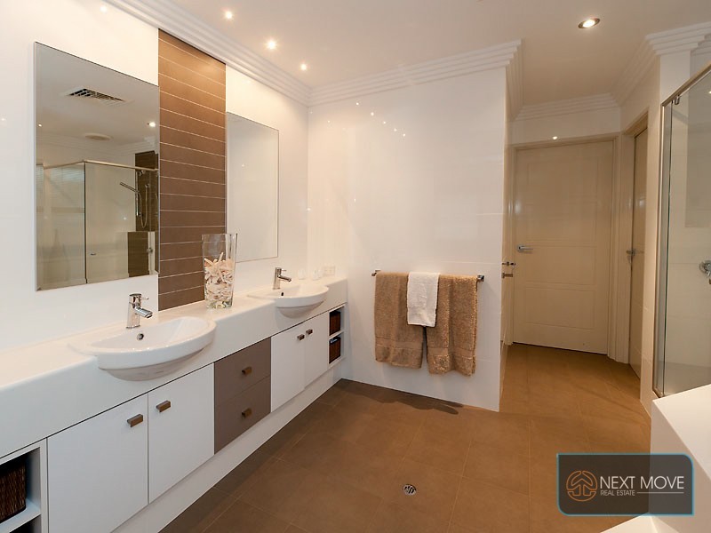 7 Hewitt Way, Booragoon WA 6154