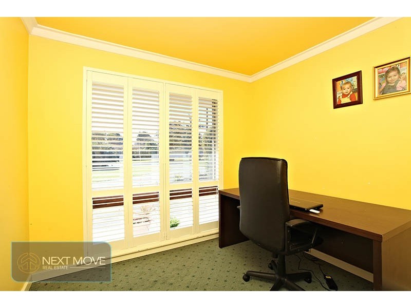 11 Loris Way, Kardinya WA 6163