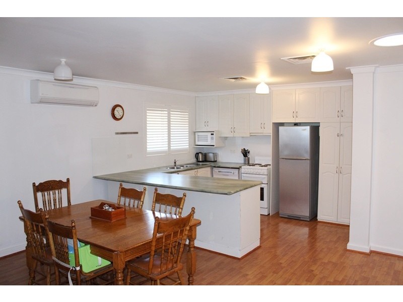 11 Loris Way, Kardinya WA 6163