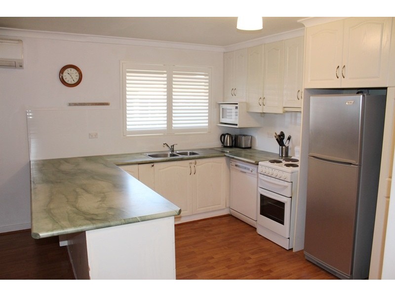 11 Loris Way, Kardinya WA 6163