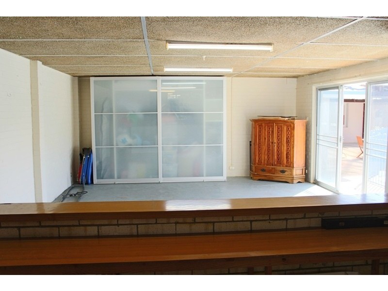 11 Loris Way, Kardinya WA 6163