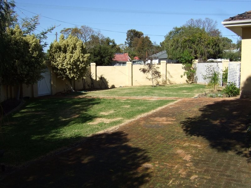 24 Stacey Street, Willagee WA 6156
