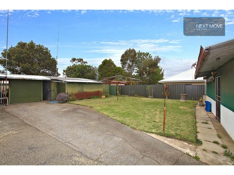 33 Wheyland St, Willagee WA 6156