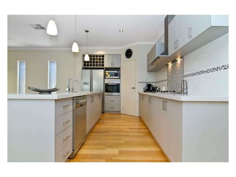 27 Keppell St, Willagee WA 6156