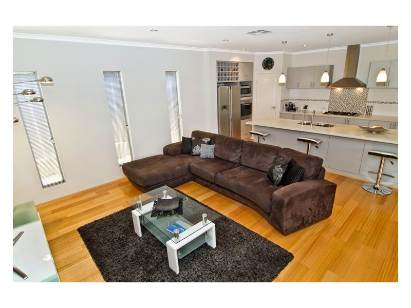 27 Keppell St, Willagee WA 6156