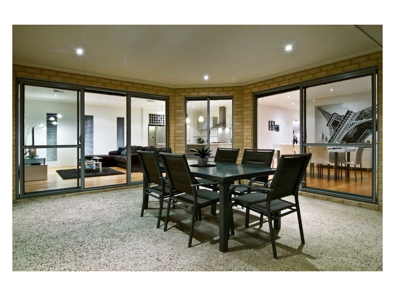 27 Keppell St, Willagee WA 6156