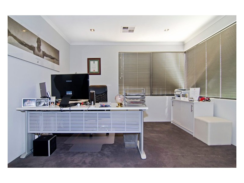 27 Keppell St, Willagee WA 6156