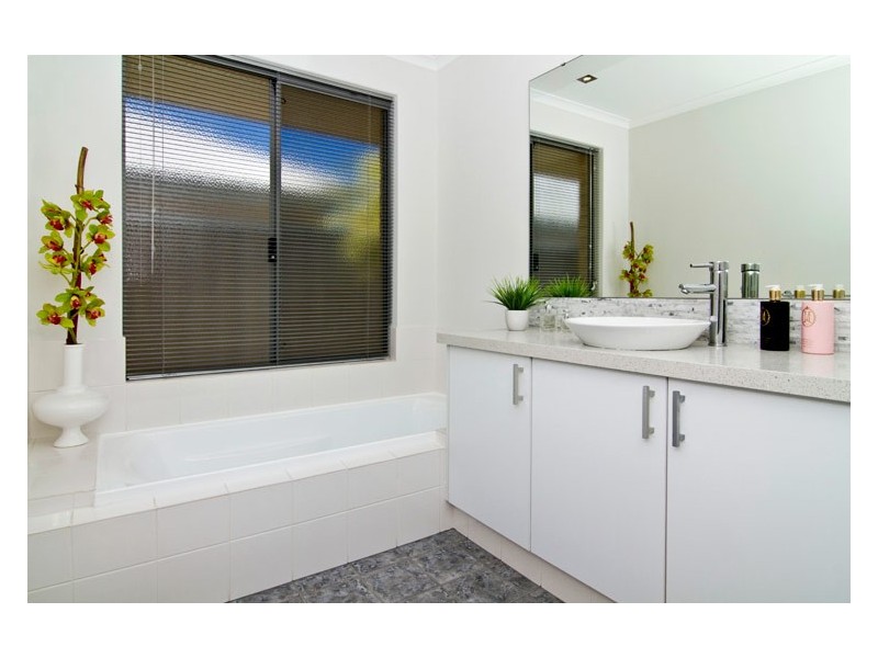 27 Keppell St, Willagee WA 6156