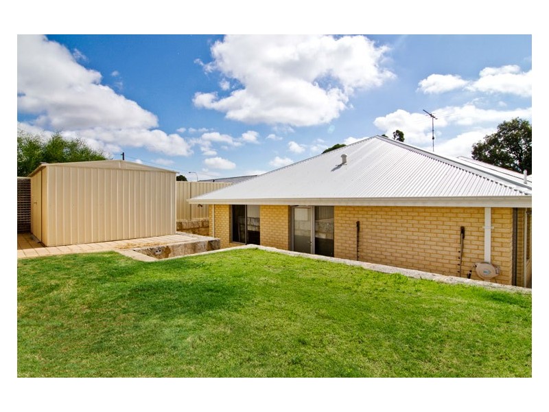 27 Keppell St, Willagee WA 6156
