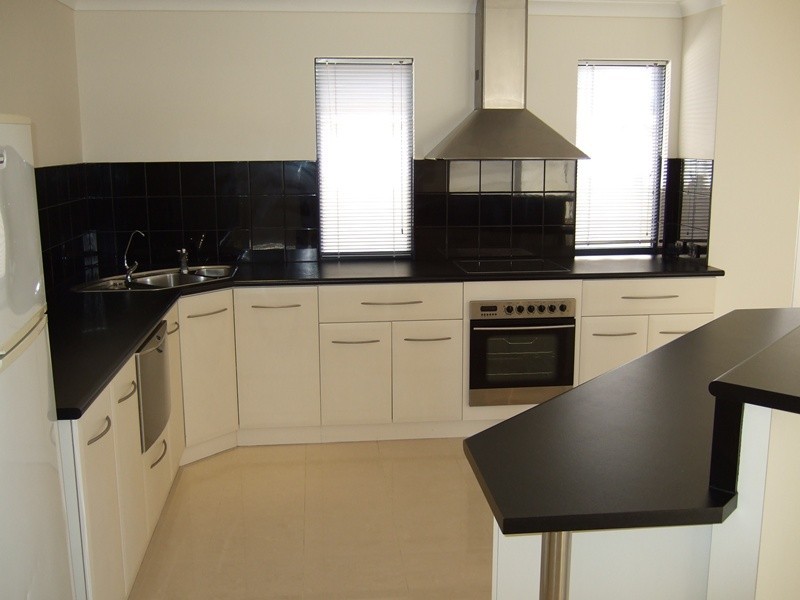 18 Danzil St, Willagee WA 6156