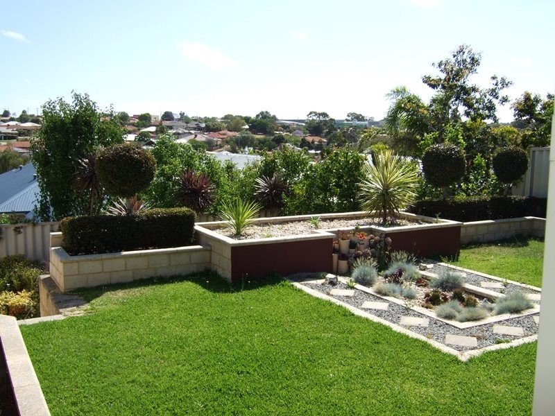 18 Danzil St, Willagee WA 6156