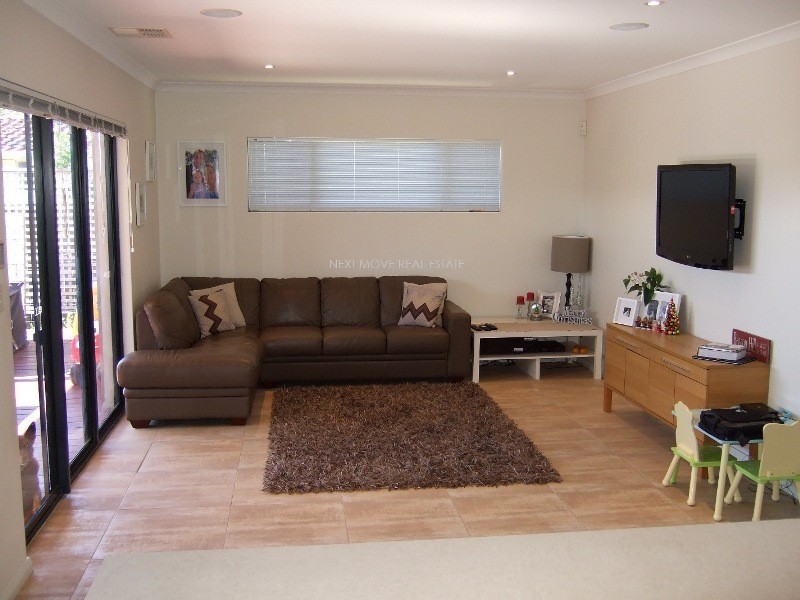 7B Potts St, Melville WA 6156