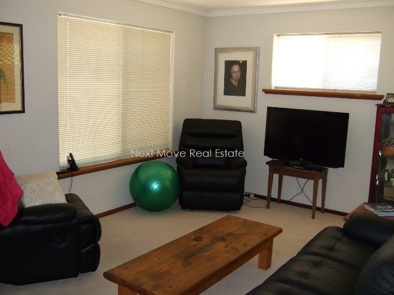 8 Murray Rd, Palmyra WA 6157