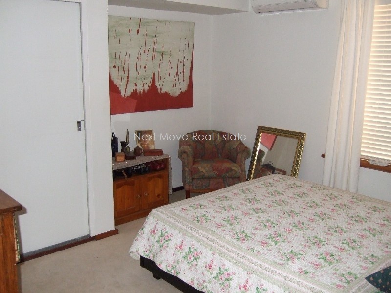 8 Murray Rd, Palmyra WA 6157