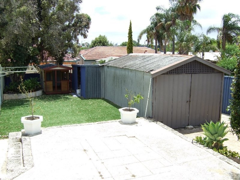 23 Harrison St, Willagee WA 6156