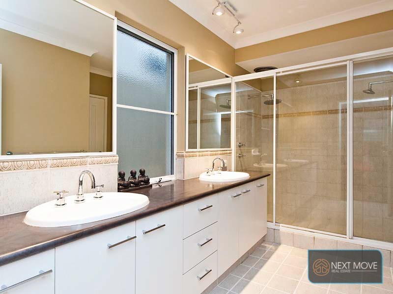 8b Shirley Ave, Mount Pleasant WA 6153