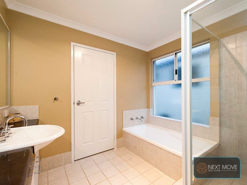 8b Shirley Ave, Mount Pleasant WA 6153