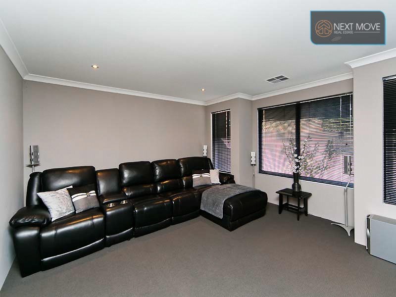 2a Lynn St, Hilton WA 6163