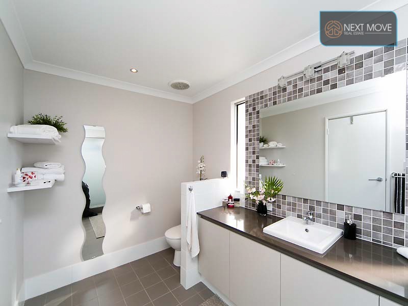 2a Lynn St, Hilton WA 6163