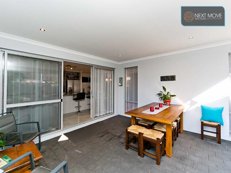 2a Lynn St, Hilton WA 6163