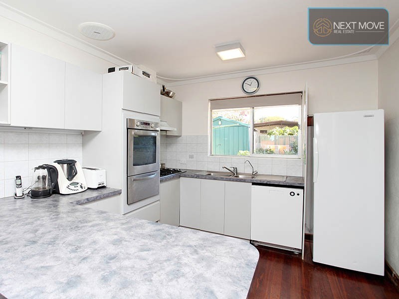 15 Chilton St, Willagee WA 6156