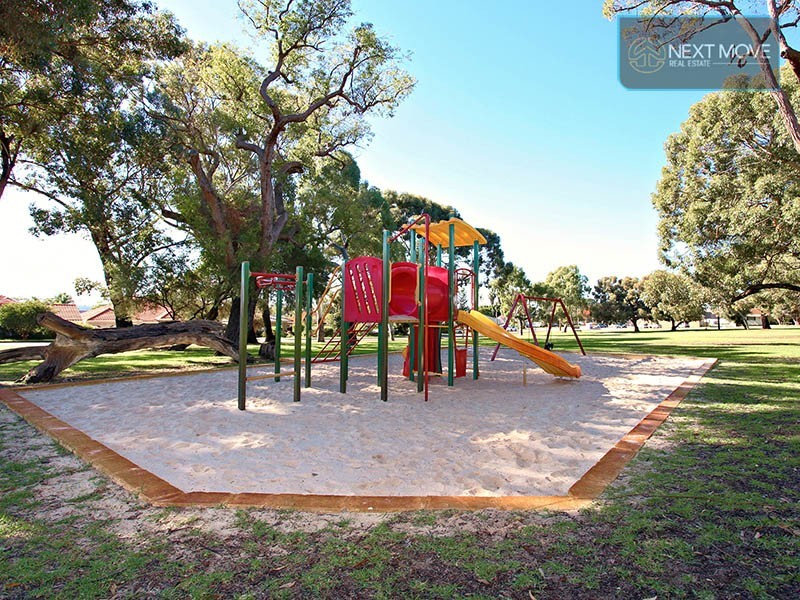 15 Chilton St, Willagee WA 6156