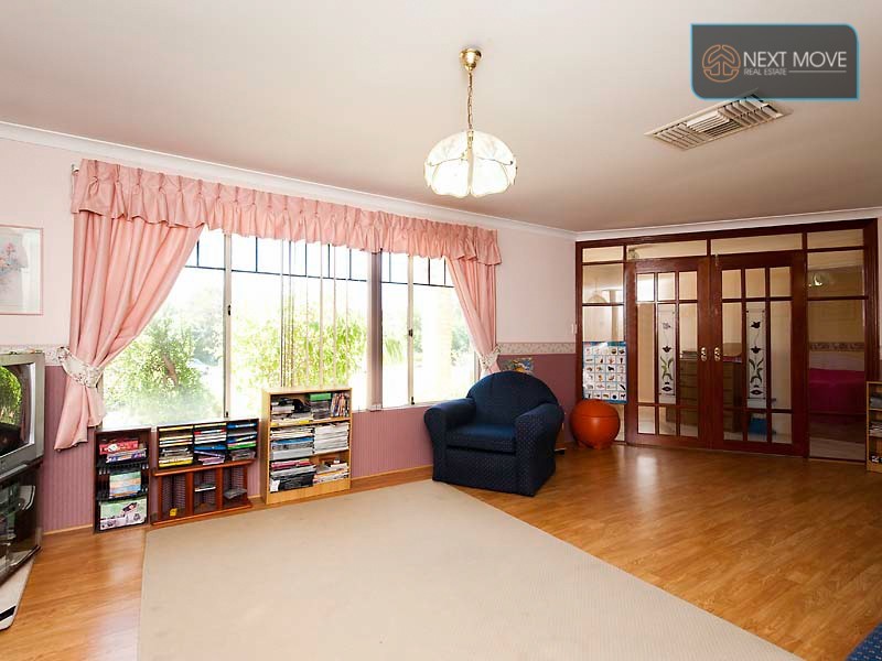 7 Chipper Close, Leeming WA 6149