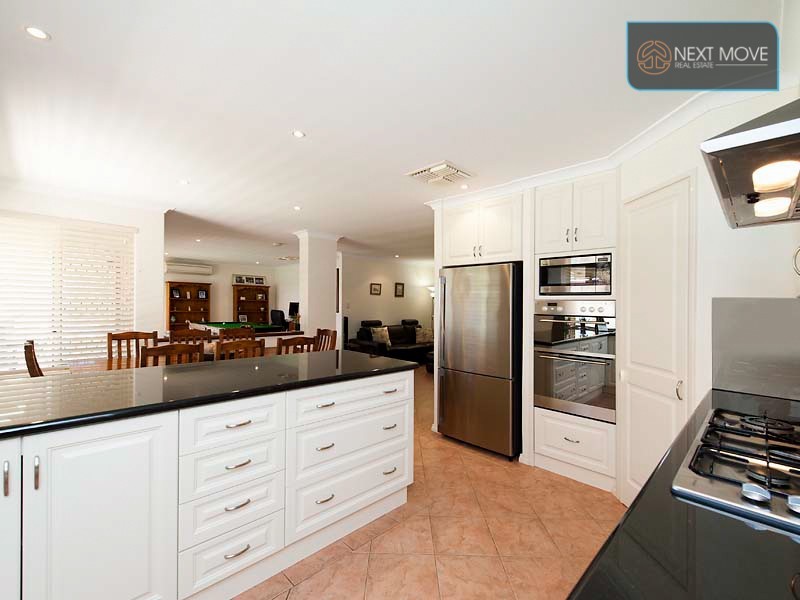 8 Barra Close, Leeming WA 6149