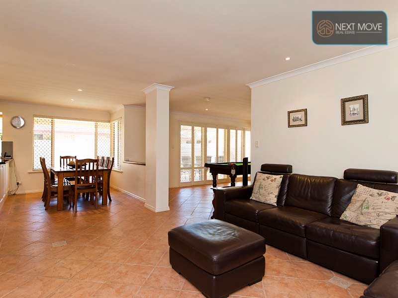 8 Barra Close, Leeming WA 6149
