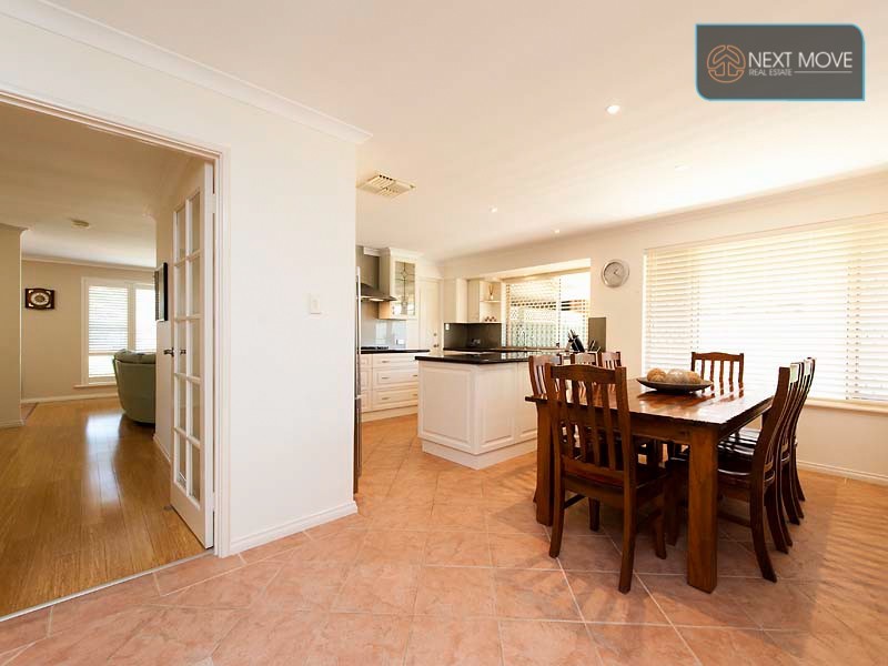 8 Barra Close, Leeming WA 6149