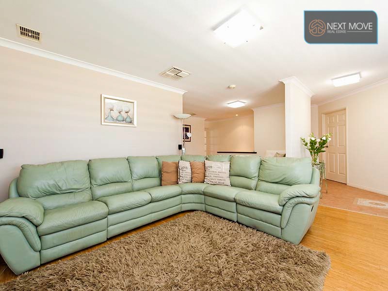 8 Barra Close, Leeming WA 6149