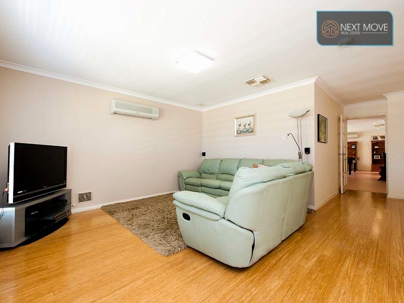 8 Barra Close, Leeming WA 6149