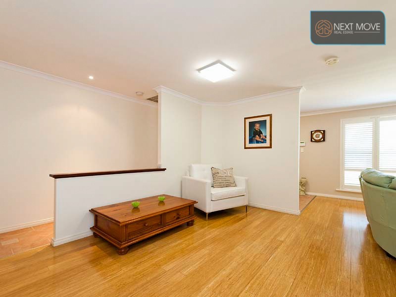 8 Barra Close, Leeming WA 6149